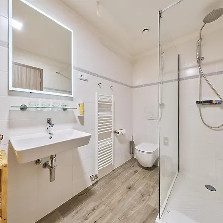 Obzor Hotell 3*