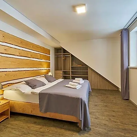 Obzor Pec pod Sněžkou