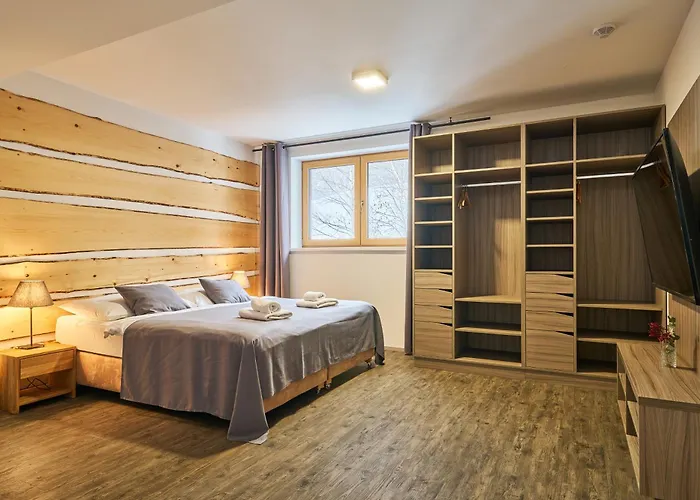 Obzor Hotell 3*