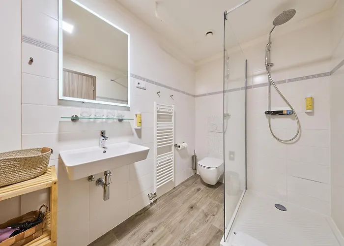 Obzor Hotell 3*